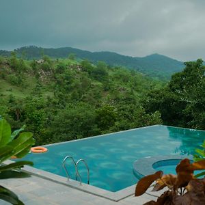 The Sky Imperial Pavoreal Jungle Resort